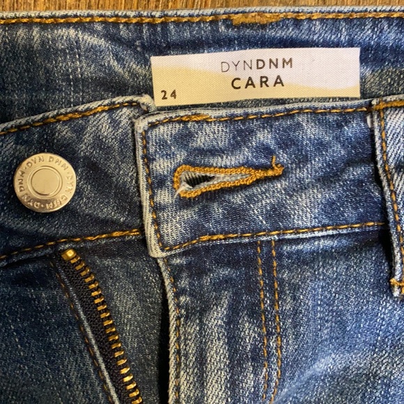 Ripped Jeans, good condition, low rise waist, don’t fit anymore. - Picture 3 of 3